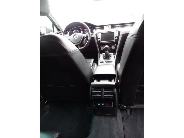 Volkswagen PASSAT Variant 1.4 TSI ACT Business Edition R 6-Bak, Leder Sport Interieur, Multimedia, Navigatie, Airco/ECC, Cruisecontrol, Camera, Stoelverwarming, Parkeersensoren,LM-velgen, Zonneschermen