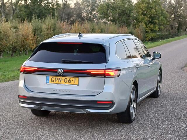Volkswagen PASSAT Variant 1.5 eTSI Elegance /Hybride/Camera/Trekhaak/Carplay/Clima v+a/