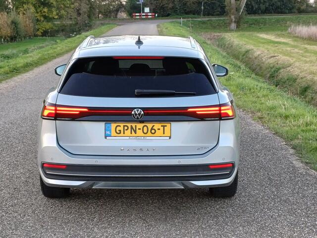 Volkswagen PASSAT Variant 1.5 eTSI Elegance /Hybride/Camera/Trekhaak/Carplay/Clima v+a/