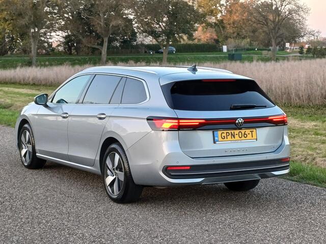 Volkswagen PASSAT Variant 1.5 eTSI Elegance /Hybride/Camera/Trekhaak/Carplay/Clima v+a/