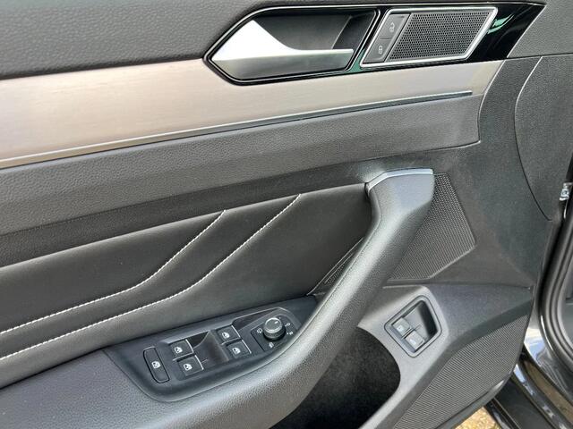 Volkswagen PASSAT 1.4 PHEV GTE, Highline, Virtual, Leder, 1e eigenaar