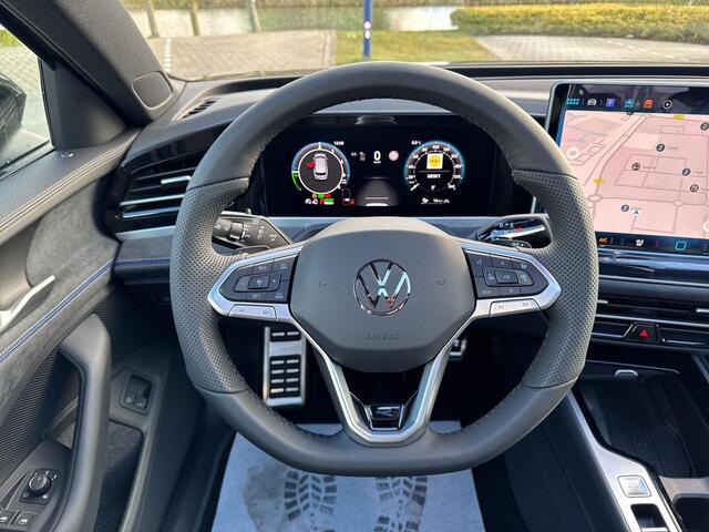 Volkswagen PASSAT Variant 1.5 eHybrid R-Line PHEV | R-Line Black | 272Pk | Leder | Trekhaak | Pano Dak | LED Matrix |