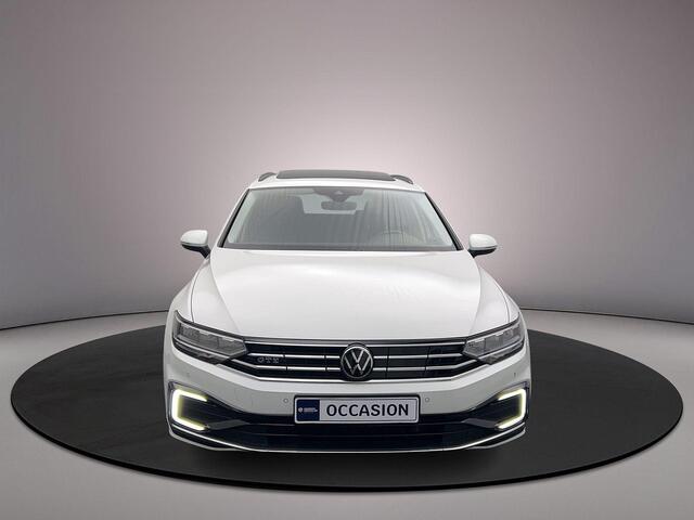 Volkswagen PASSAT Variant GTE Business 1.4 TSI eHybrid 218pk DSG Automaat Panoramadak, Adaptive cruise control, Navigatie, Stoelverwarming, Parkeersensoren, LED koplampen