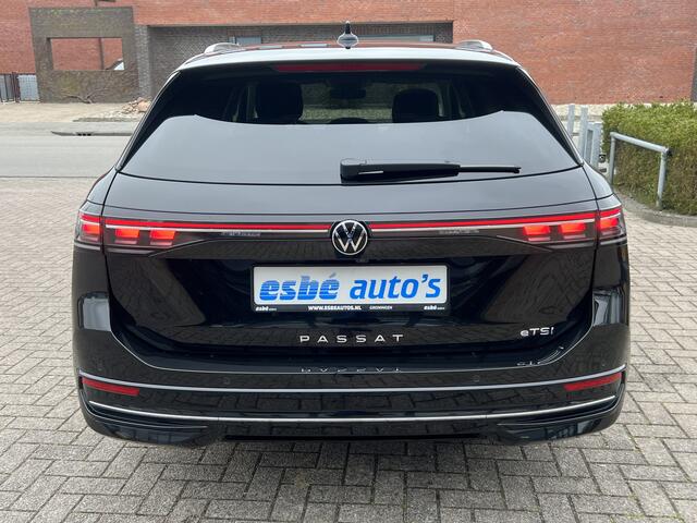 Volkswagen PASSAT Variant 1.5 eTSI 150 pk Dsg Elegance Business Navi Pro Panoramadak Trekhaak IQ Light Leder Elek Stoelen + Verwamring + Koeling + Massage 18 Inch Getint Glas 360 Camera Vol Btw