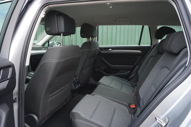 Volkswagen PASSAT Variant 1.5TSI 150pk Automaat + Trekhaak/ Camera/ LED/ Navi/ Carplay/ ACC/ Virtual Cockpit/ Garantie!