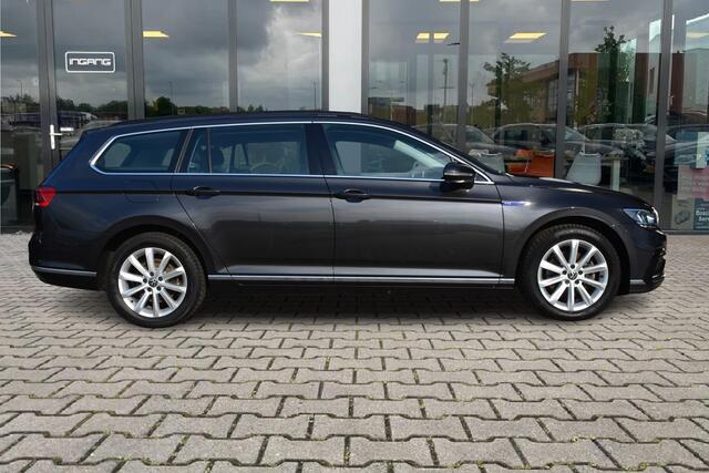 Volkswagen PASSAT Variant 1.4 TSI PHEV GTE | Dealer Onderhouden | Pano | Trekhaak |