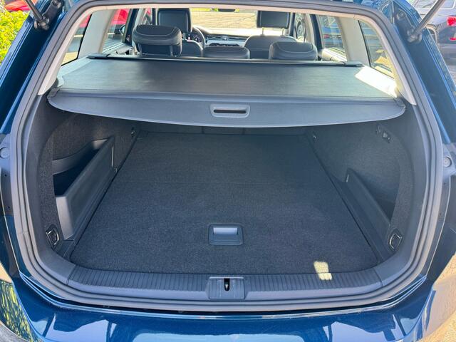 Volkswagen PASSAT 1.4 TSI PHEV GTE Business leer, virtual cockpit, trekhaak