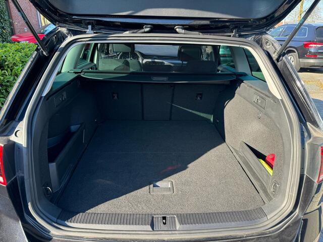 Volkswagen PASSAT Variant 1.4 TSI PHEV GTE Business pano, virtual cockpit, stoelverwarming