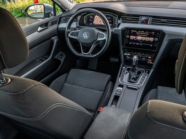 Volkswagen PASSAT Variant 1.5 TSI Business ORG NL TREKHAAK CAMERA VIRTUAL DASH APPLE CARPLAY