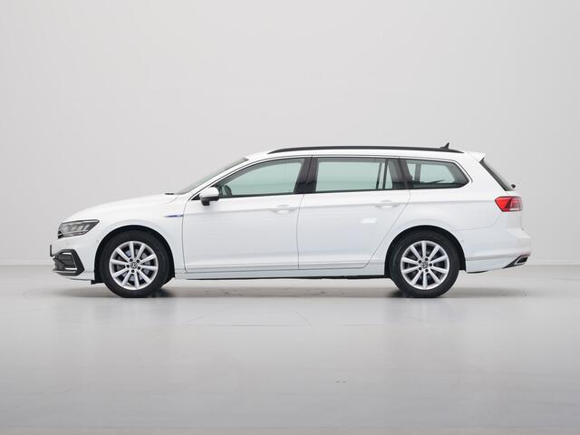 Volkswagen PASSAT Variant 1.4 TSI 218pk PHEV GTE Navigatie Camera Side Assist Stoelverwarming 112