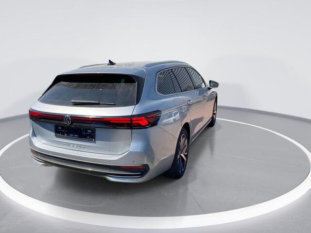Volkswagen PASSAT Variant 1.5eHybrid 150kW/204PK Business DSG Navigatie · Trekhaak · Massagefunctie · Garantie tot augustus 2029 of 100000km