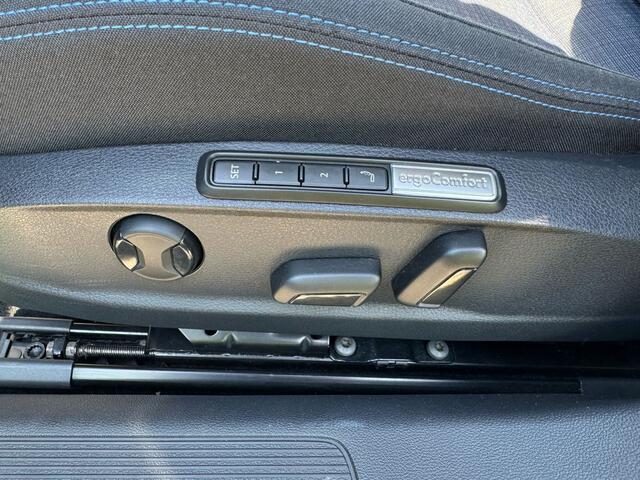 Volkswagen PASSAT Variant 1.4 TSI PHEV GTE Business stand kachel, cruise, navi