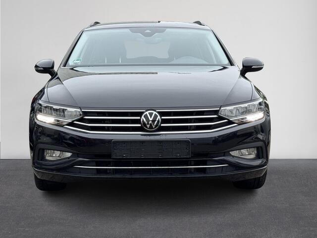 Volkswagen PASSAT Variant 1.5 TSI Business 150PK Automaat | Climate Control | LED Verlichting | Cruise Control Adaptief | Winter-pakket | Carplay | Navi | Elektrische Trekhaak | ( Vestiging - Vianen )