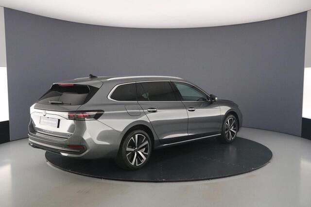 Volkswagen PASSAT Variant Business 1.5 eTSI 150pk DSG Automaat Trekhaak, 360 camera, Harman Kardon audio, Adaptive cruise control, LED matrix koplampen, Achteruitrijcamera, Elektrische achterklep
