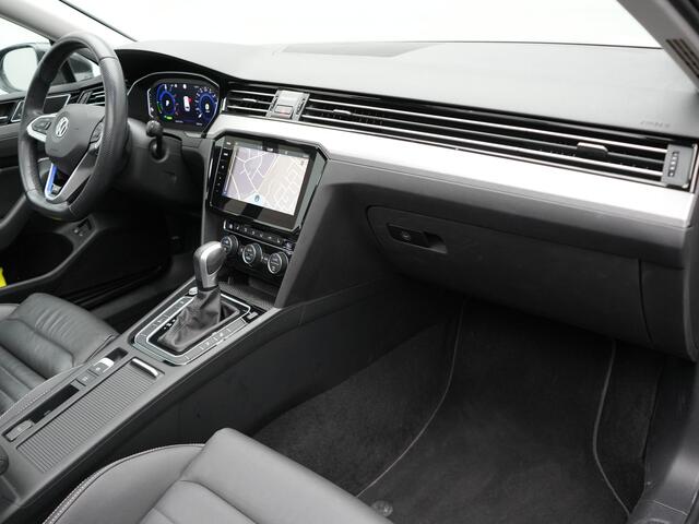 Volkswagen PASSAT Variant GTE Business Plug In Hybrid 218pk PHEV | Panodak | Adaptive Cruise | Lederen Sportstoelen Massage | Camera | Virtual | IQ Drive | Apple Carplay |