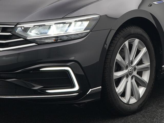 Volkswagen PASSAT Variant GTE Business Plug In Hybrid 218pk PHEV | Panodak | Adaptive Cruise | Lederen Sportstoelen Massage | Camera | Virtual | IQ Drive | Apple Carplay |
