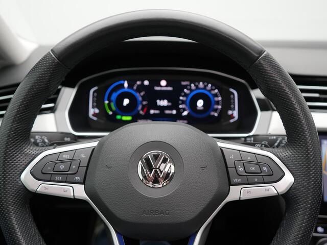 Volkswagen PASSAT Variant GTE Business Plug In Hybrid 218pk PHEV | Panodak | Adaptive Cruise | Lederen Sportstoelen Massage | Camera | Virtual | IQ Drive | Apple Carplay |