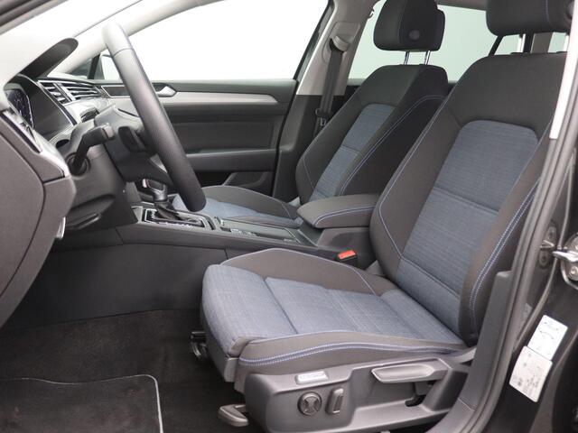 Volkswagen PASSAT Variant 1.4 TSI PHEV GTE Business 218PK DSG full led, trekhaak, head-up display, adaptive cruise met travel assist, keyless, elek. bedienbare achterklep, stoelverwarming voor, achteruitrijcamera, 18" lichtmetaal