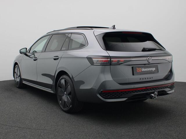 Volkswagen PASSAT Variant 1.5 eHybrid R-Line Edition 272PK DSG Matrix led, trekhaak, adaptive cruise, side assist, schuif-kanteldak, keyless, elek. bedienbare achterklep, stoelverwarming voor & achter, stuurwielverwarming, 19" lichtmetaal