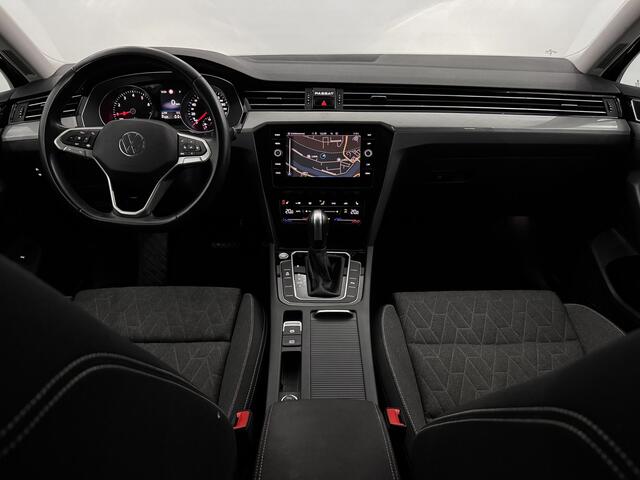 Volkswagen PASSAT 1.5 TSI Business Clima, Parkeersensoren, Navi, Keyless start, Stoelverwarming, Cruise control, A start stop