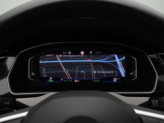 Volkswagen PASSAT Variant GTE Business 1.4 TSI eHybrid 218 pk DSG | Pano | 360 Camera | HUD | Standkachel | Dynaudio Sound | Dynamic Chassis Control | Park Assist | Side Assist | Adaptive Cruise Control