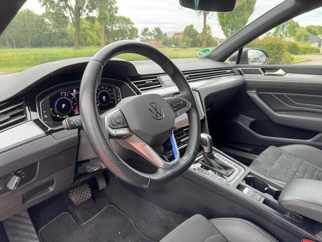 Volkswagen PASSAT Variant 1.4 TSI PHEV GTE Business | 218Pk | IQ Light | A- Camera | R-Line | Trekhaak | 18Inch | Elec. A-Klep | DCC |