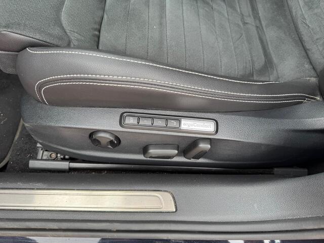 Volkswagen PASSAT Variant 1.4 TSI PHEV GTE Business | 218Pk | IQ Light | A- Camera | R-Line | Trekhaak | 18Inch | Elec. A-Klep | DCC |