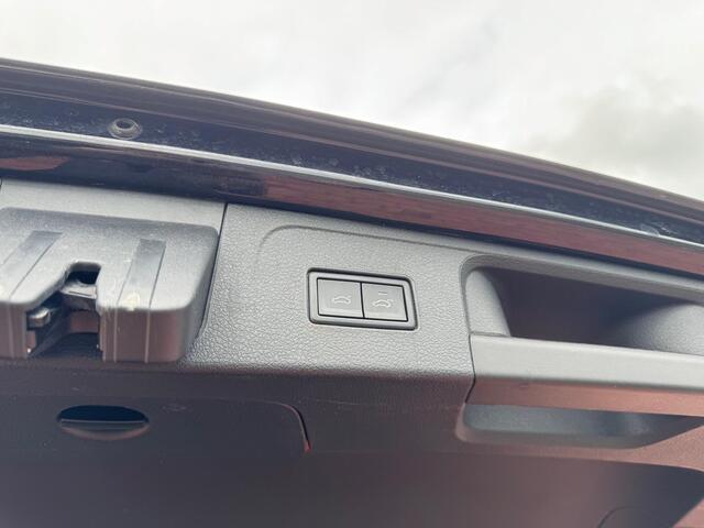 Volkswagen PASSAT Variant 1.4 TSI PHEV GTE Business | 218Pk | IQ Light | A- Camera | R-Line | Trekhaak | 18Inch | Elec. A-Klep | DCC |