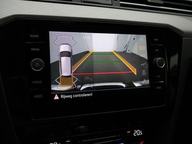 Volkswagen PASSAT Variant 1.4 TSI 218 pk DSG PHEV GTE Business | Trekhaak | IQ Light | Achteruitrijcamera | Navigatie | Stoelverwarming | Massage | Adaptive Cruise