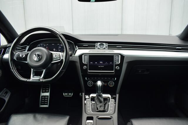 Volkswagen PASSAT Variant 1.4 TSi Automaat Highline R-Line Zwart Leder | Virtual | Carplay | Head-Up | Camera | Sportstoelen
