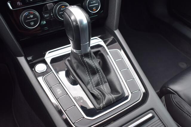 Volkswagen PASSAT Variant 1.4 TSi Automaat Highline R-Line Zwart Leder | Virtual | Carplay | Head-Up | Camera | Sportstoelen