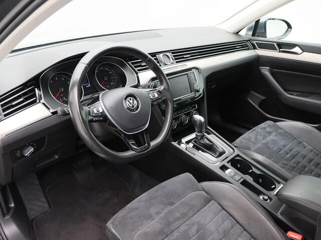 Volkswagen PASSAT Variant 1.4 TSi 150 Pk Automaat Highline | Panoramadak | Climate Control | Parkeersensoren | Bluetooth | Navigatie | 17 inch | 88.291 Km!!