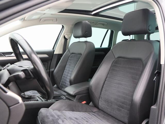Volkswagen PASSAT Variant 1.4 TSi 150 Pk Automaat Highline | Panoramadak | Climate Control | Parkeersensoren | Bluetooth | Navigatie | 17 inch | 88.291 Km!!