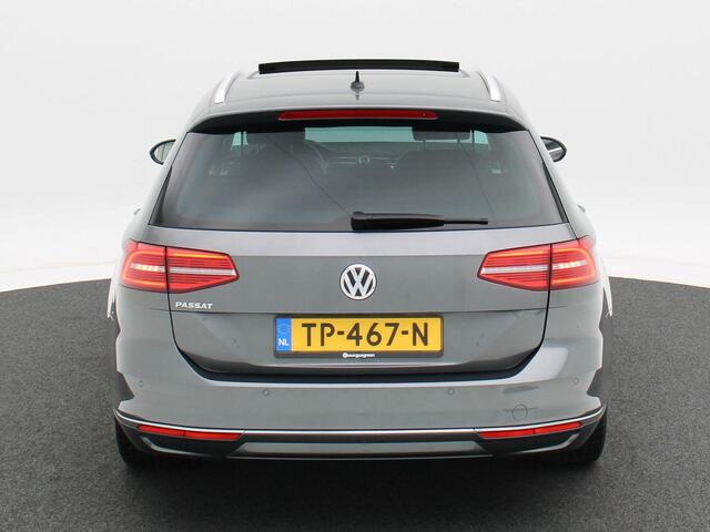 Volkswagen PASSAT Variant 1.4 TSi 150 Pk Automaat Highline | Panoramadak | Climate Control | Parkeersensoren | Bluetooth | Navigatie | 17 inch | 88.291 Km!!