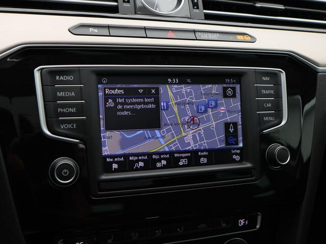 Volkswagen PASSAT Variant 1.4 TSi 150 Pk Automaat Highline | Panoramadak | Climate Control | Parkeersensoren | Bluetooth | Navigatie | 17 inch | 88.291 Km!!