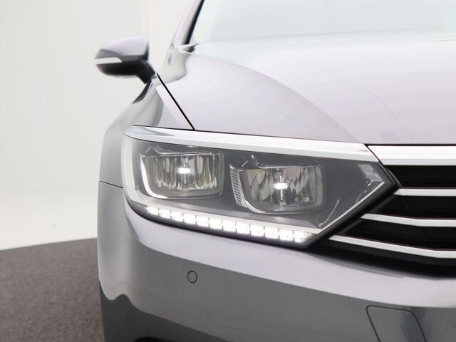 Volkswagen PASSAT Variant 1.4 TSi 150 Pk Automaat Highline | Panoramadak | Climate Control | Parkeersensoren | Bluetooth | Navigatie | 17 inch | 88.291 Km!!