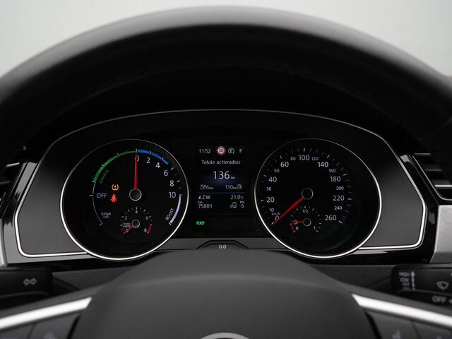 Volkswagen PASSAT Variant 1.4 TSI 218 pk DSG PHEV GTE Business | Panoramadak | Trekhaak | Adaptief onderstel | Leder/alcantara | Achteruitrijcamera