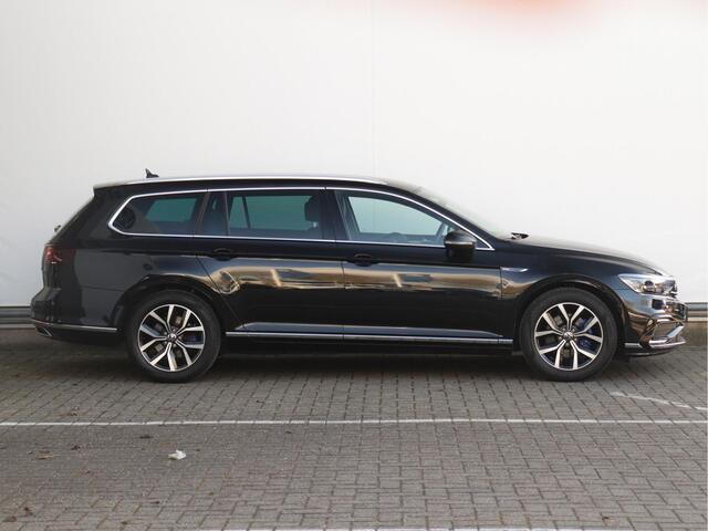 Volkswagen PASSAT Variant 1.4 TSI PHEV GTE | Head-up | Navi 'Pro' | Dodehoekdetectie | Camera | Stoel- en stuurverwarming | LED |