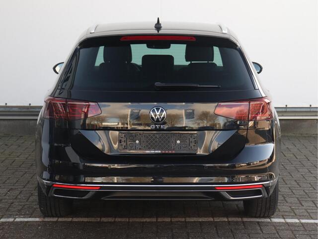Volkswagen PASSAT Variant 1.4 TSI PHEV GTE | Head-up | Navi 'Pro' | Dodehoekdetectie | Camera | Stoel- en stuurverwarming | LED |