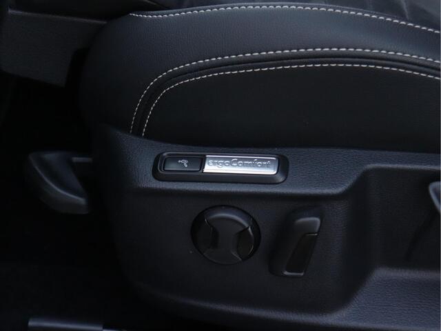 Volkswagen PASSAT Variant 1.4 TSI PHEV GTE | Head-up | Navi 'Pro' | Dodehoekdetectie | Camera | Stoel- en stuurverwarming | LED |