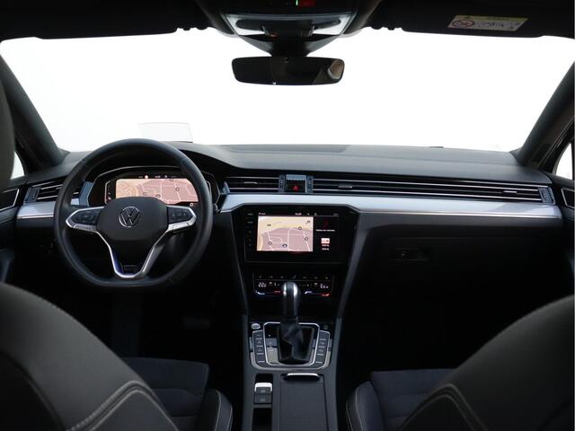 Volkswagen PASSAT Variant 1.4 TSI PHEV GTE | Head-up | Navi 'Pro' | Dodehoekdetectie | Camera | Stoel- en stuurverwarming | LED |