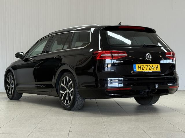 Volkswagen PASSAT Variant 1.6 TDI Business Edition/ D-Riem verv: 206.000 KM!/ Trekhaak/ Camera/ LED Koplampen/ Apple + Android/ Groot Navi/ 17'' LMV/ Navi/ Clima/ Cruise/ Bluetooth/ Multi. LEDER. Stuur/ Mistl./ PDC V+A/ Dakrails.