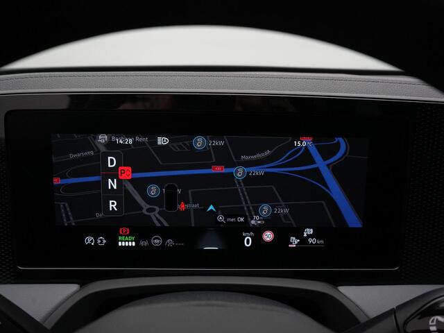 Volkswagen PASSAT Variant 1.5 204 pk DSG eHybrid Business | Trekhaak | Leder/alcantara | Stuur-/stoelverwarming | Achteruitrijcamera | Massage