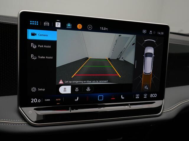 Volkswagen PASSAT Variant 1.5 204 pk DSG eHybrid Business | Trekhaak | Leder/alcantara | Stuur-/stoelverwarming | Achteruitrijcamera | Massage