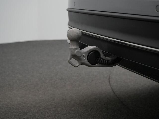 Volkswagen PASSAT Variant 1.5 204 pk DSG eHybrid Business | Trekhaak | Leder/alcantara | Stuur-/stoelverwarming | Achteruitrijcamera | Massage