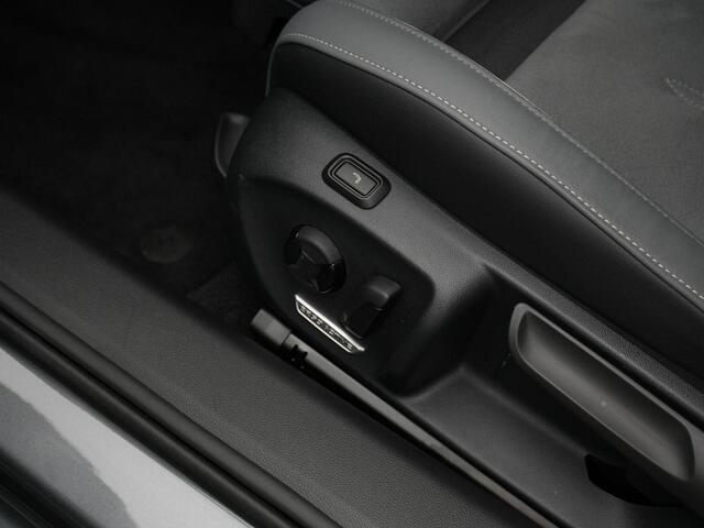 Volkswagen PASSAT Variant 1.5 204 pk DSG eHybrid Business | Trekhaak | Leder/alcantara | Stuur-/stoelverwarming | Achteruitrijcamera | Massage