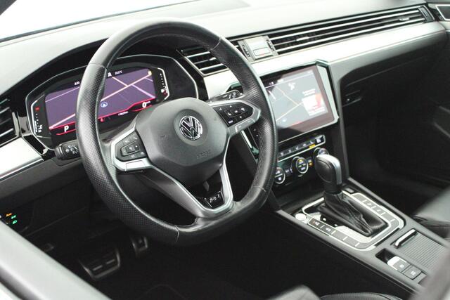 Volkswagen PASSAT Variant 1.5 TSI 150pk DSG 2x R-Line Keyless Camera Virtual Cockpit Panoramadak Navigatie