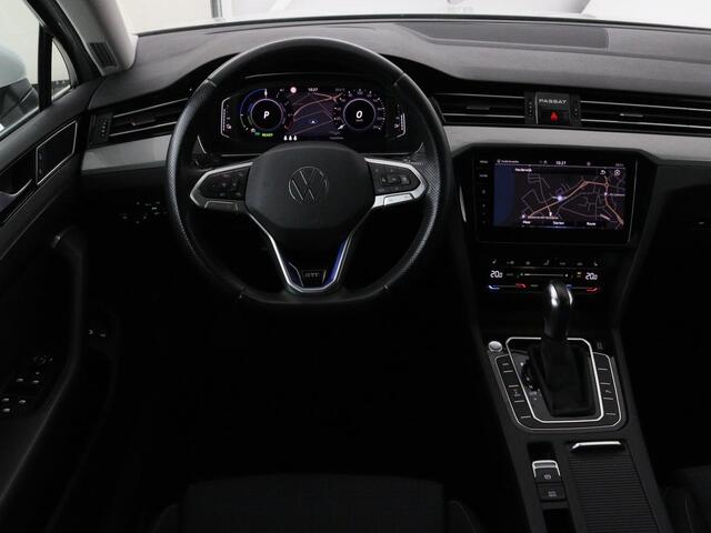 Volkswagen PASSAT Variant Volkswagen Passat 1.4 TSI PHEV GTE Business | Trekhaak | Adaptive cruise | Stoelverwarming | Massage | Carplay