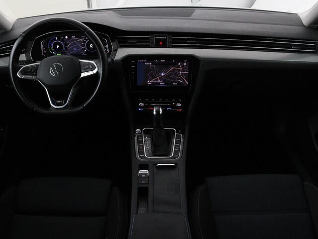 Volkswagen PASSAT Variant Volkswagen Passat 1.4 TSI PHEV GTE Business | Trekhaak | Adaptive cruise | Stoelverwarming | Massage | Carplay