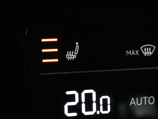 Volkswagen PASSAT 1.4 TSI PHEV GTE | Adaptive cruise | Trekhaak wegklapbaar | Stoelverwarming | Navigatie | Full LED